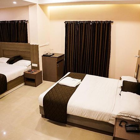 Hotel De L'Amour Port Blair Esterno foto