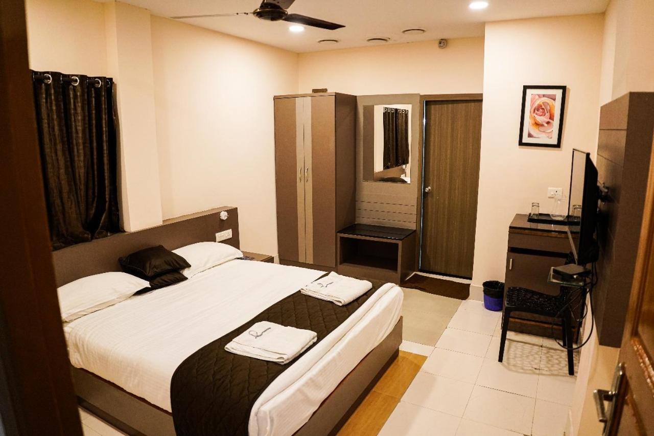 Hotel De L'Amour Port Blair Esterno foto