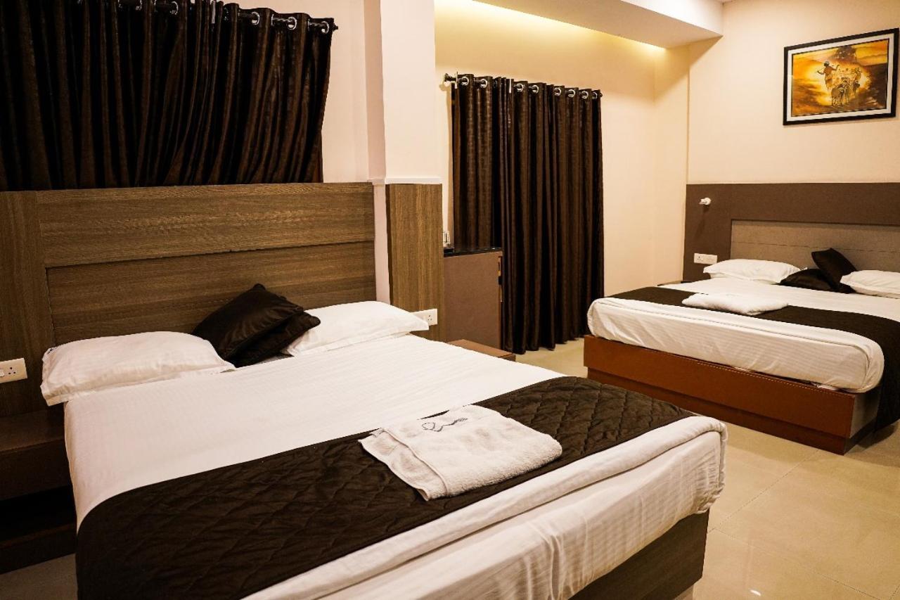Hotel De L'Amour Port Blair Esterno foto